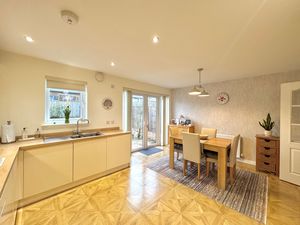 Photo 18- click for photo gallery